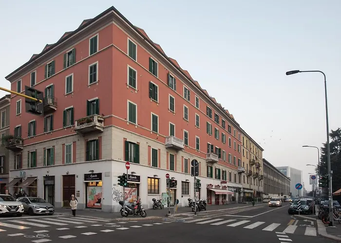Art & Design On The Corner - Via Savona Milan